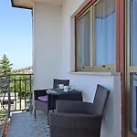 Apartment With Wifi - 5555 Crikvenica