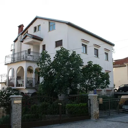 Apartment With Wifi - 5555 *