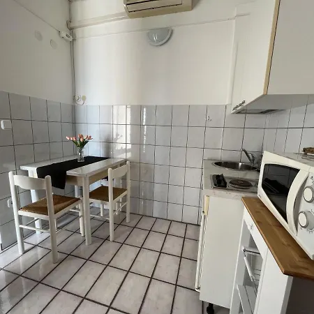 Apartment With Wifi - 5555 *