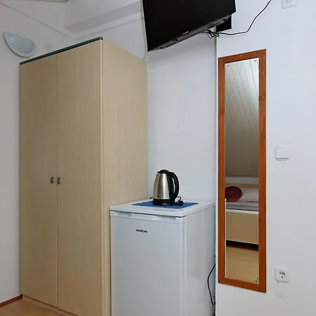 Apartamento With Wifi - 5555 Crikvenica