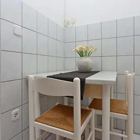 Apartmán With Wifi - 5555 Crikvenica