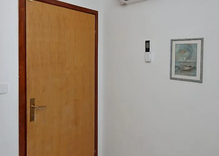 Apartamento With Wifi - 5555 Crikvenica